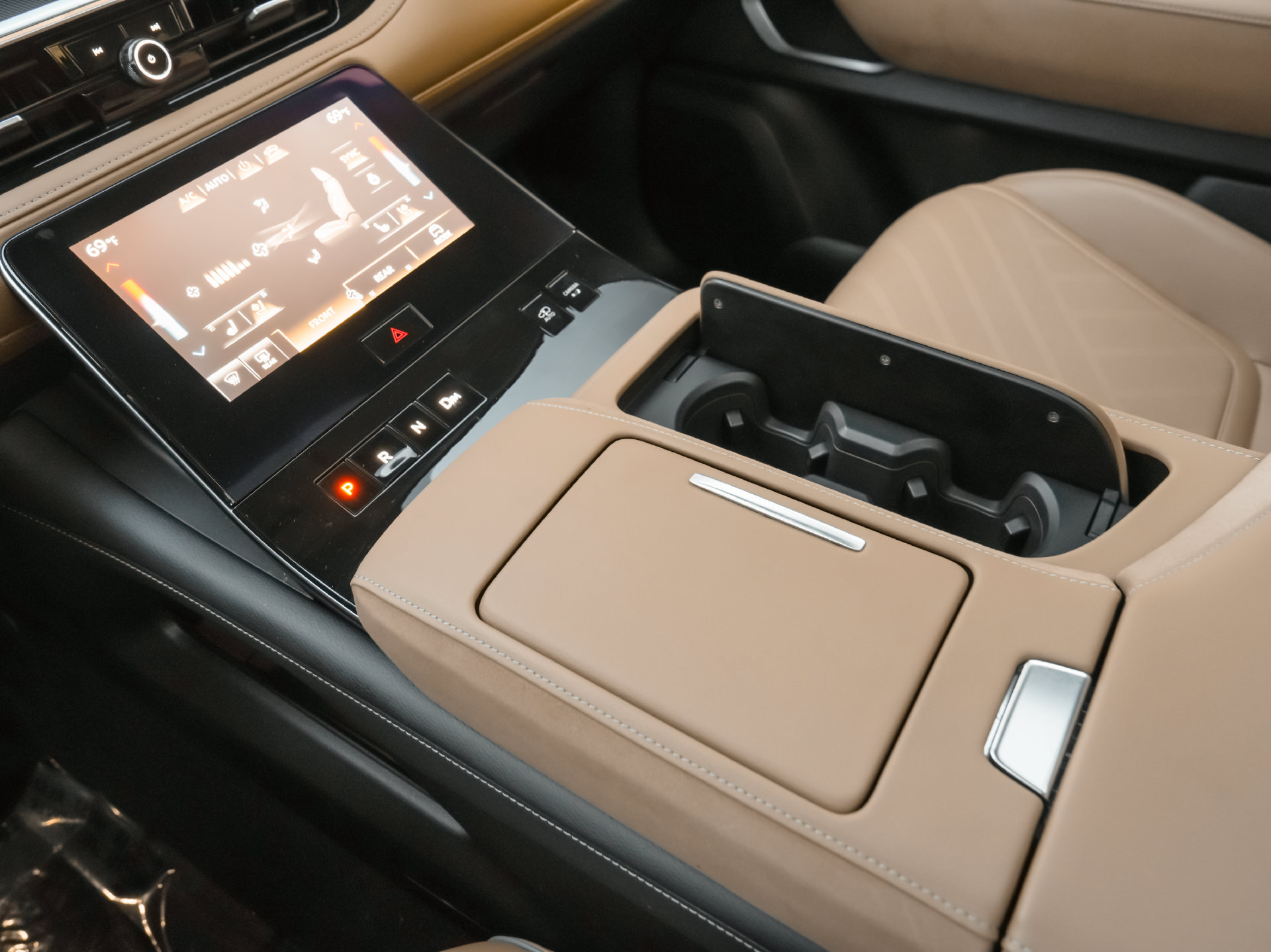 Certified 2025 INFINITI QX80 Luxe RWD image 9