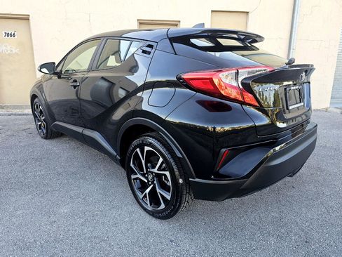 Used 2019 Toyota C-HR XLE image 4