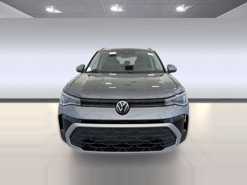 New 2026 Volkswagen Taos SE FWD image 6