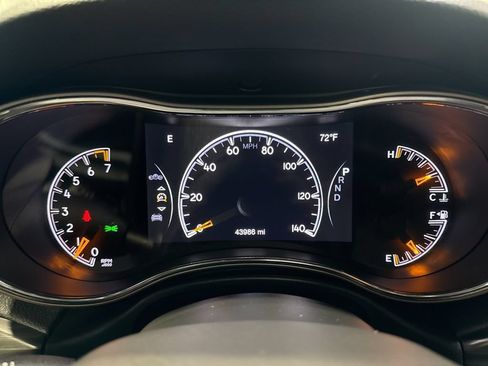 Used 2020 Jeep Grand Cherokee Limited AWD/4WD image 15