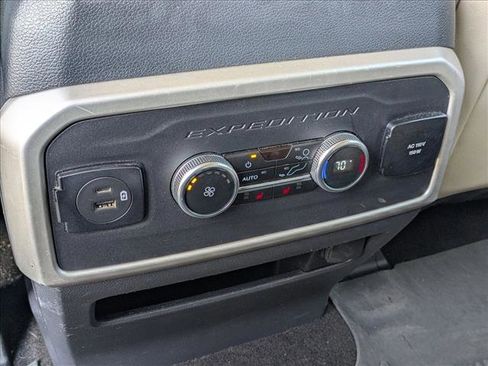 Used 2023 Ford Expedition Limited AWD/4WD image 18