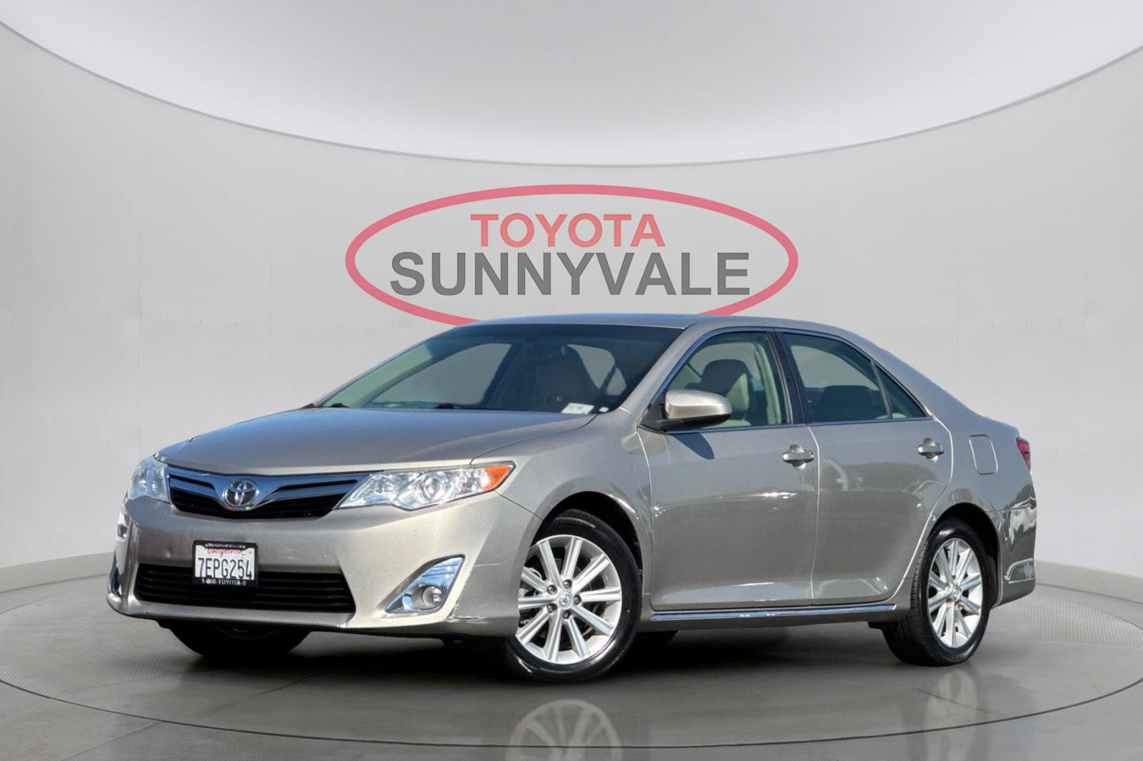 Used 2014 Toyota Camry XLE FWD image 1