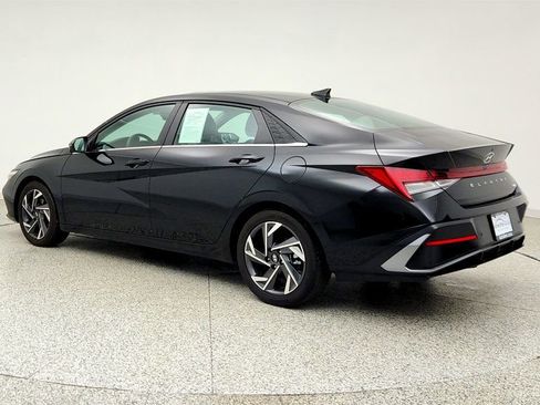 Used 2024 Hyundai Elantra Limited FWD image 7