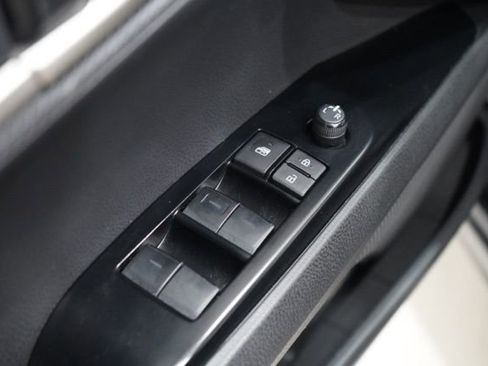 Used 2025 Toyota Camry SE image 19