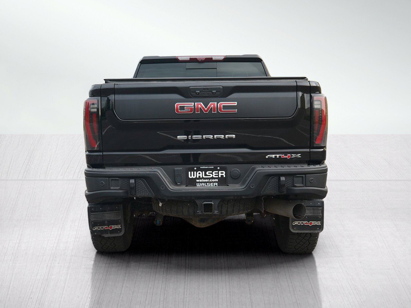 Used 2024 GMC Sierra 2500 AT4X w/ AT4X AEV Edition AWD/4WD image 4
