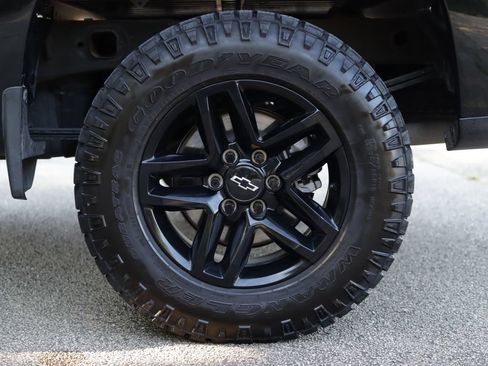 Used 2019 Chevrolet Silverado 1500 Custom Trail Boss w/ Custom Convenience Package AWD/4WD image 35