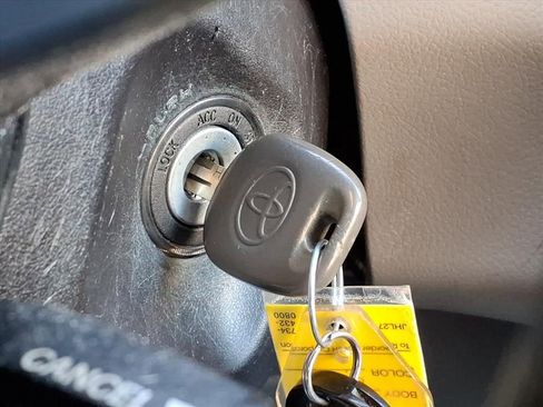 Used 2016 Toyota Sienna LE image 28