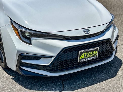 Used 2024 Toyota Corolla SE w/ SE Premium Package FWD image 5