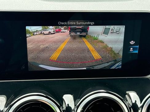 Used 2021 Mercedes-Benz GLB 250 4MATIC w/ Premium Package image 31