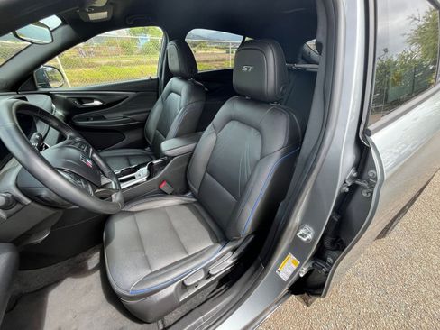 Used 2025 Buick Envista Sport Touring image 35