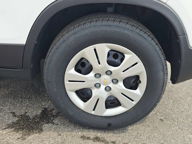 Used 2018 Chevrolet Trax LS FWD image 6
