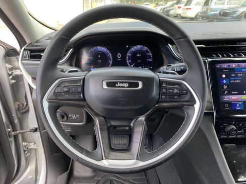 Used 2023 Jeep Grand Cherokee L Limited image 13