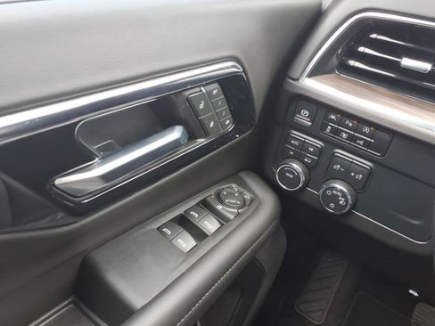 Used 2025 Chevrolet Tahoe LT AWD/4WD image 19