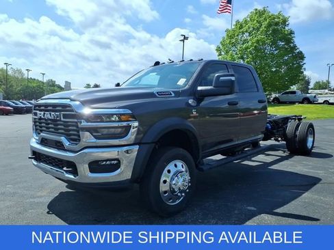 New 2026 RAM 5500 Tradesman AWD/4WD image 3