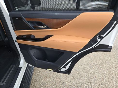 Used 2023 Lexus LX 600 4WD w/ Accessory Package (Z1) image 10