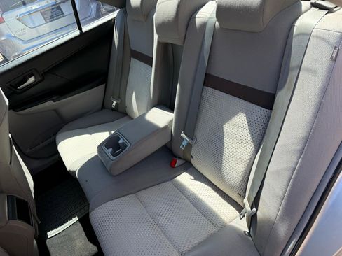 Used 2012 Toyota Camry LE image 7
