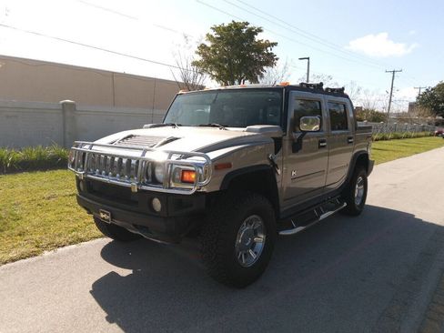Used 2005 HUMMER H2 SUT w/ Preferred Equipment Group image 4
