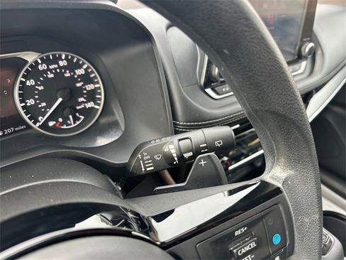 Used 2023 Nissan Rogue SV image 25