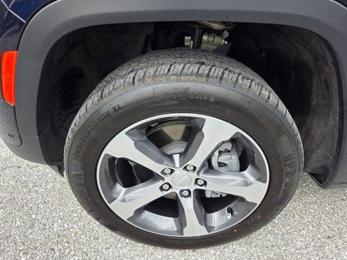 Used 2023 Jeep Grand Cherokee 4WD 4xe w/ Luxury Tech Group II image 18