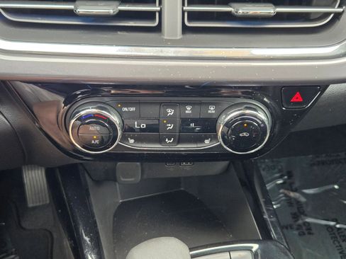 Certified 2025 Chevrolet Trax ACTIV image 19