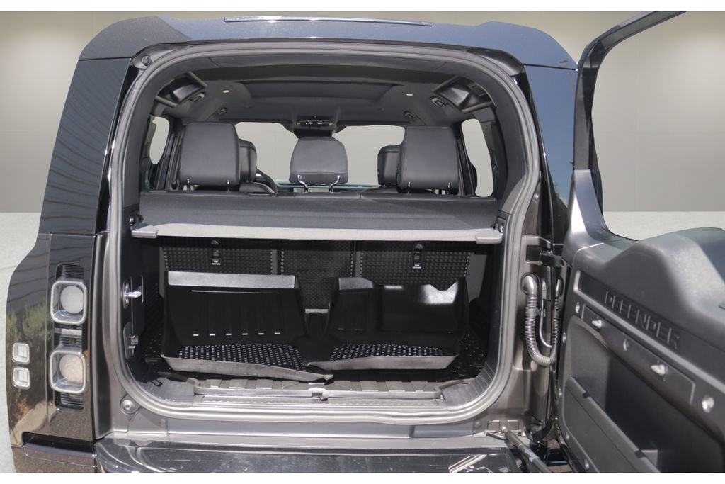 Used 2022 Land Rover Defender 110 V8 AWD/4WD image 15