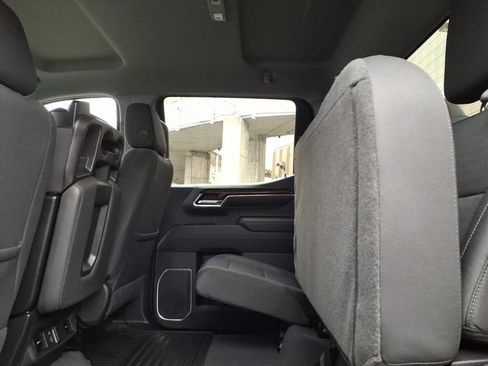 Used 2023 GMC Sierra 1500 SLE image 16