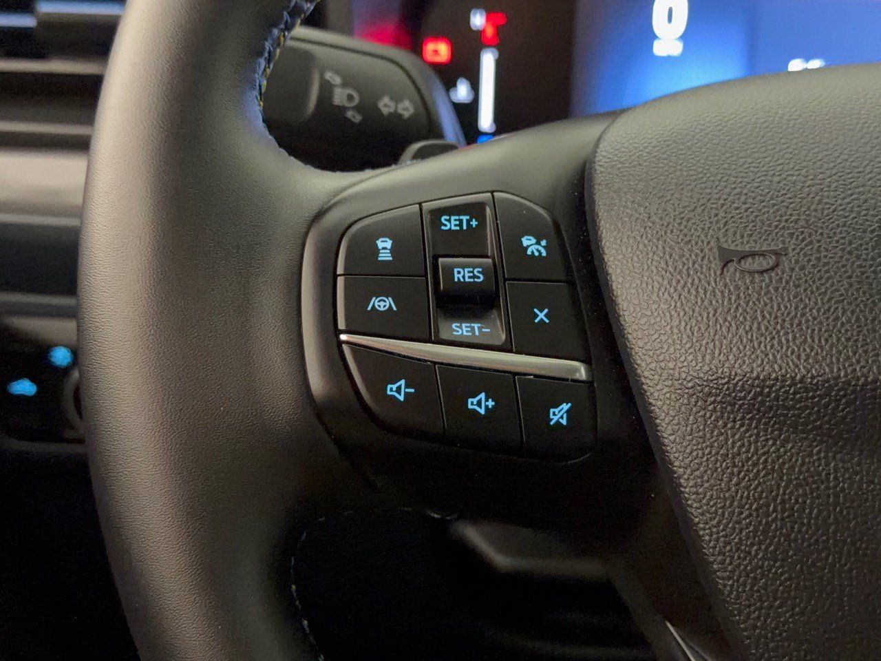 Used 2025 Ford Maverick Lobo AWD/4WD image 18