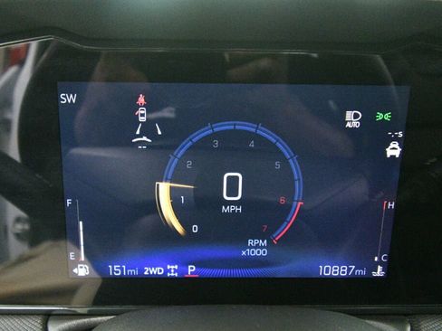 Used 2024 Chevrolet TrailBlazer ACTIV w/ Convenience Package AWD/4WD image 13