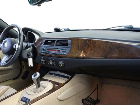 Used 2006 BMW Z4 3.0i image 7