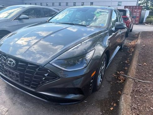 Used 2023 Hyundai Sonata SEL w/ Convenience Package FWD image 4