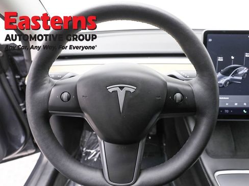 Used 2021 Tesla Model 3 Standard Range Plus image 10