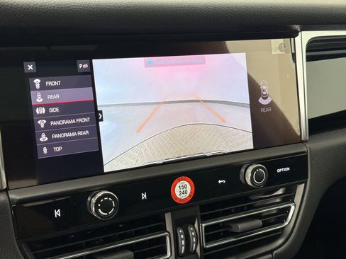 New 2026 Porsche Macan image 23