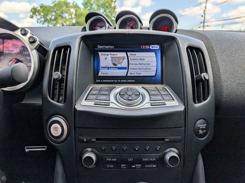 Used 2018 Nissan 370Z Touring RWD image 26