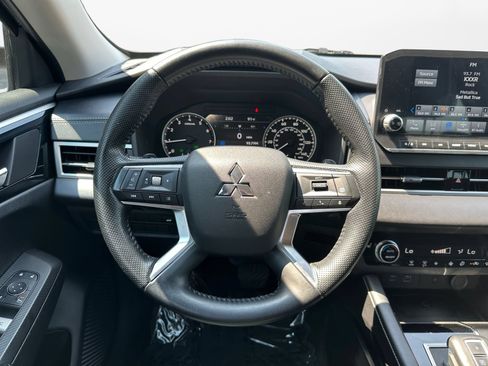 Used 2022 Mitsubishi Outlander SE AWD/4WD image 12