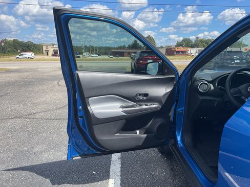 Certified 2024 Nissan Kicks SR w/ SR Premium Package image 8