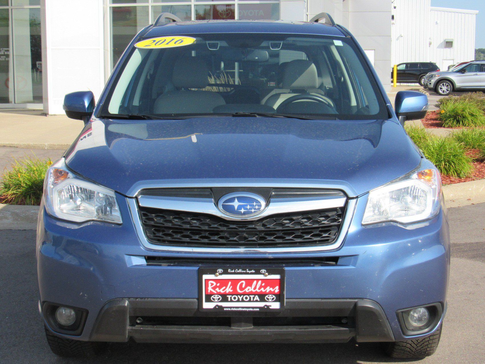 Used 2016 Subaru Forester 2.5i Touring w/ Eyesight & Navigation System AWD/4WD image 3