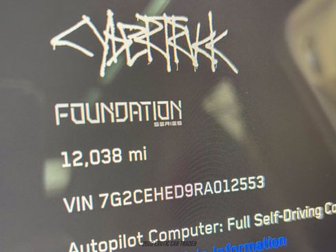 Used 2024 Tesla Cybertruck AWD Crew Cab image 33