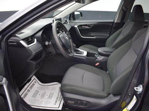 Used 2025 Toyota RAV4 XLE FWD image 13
