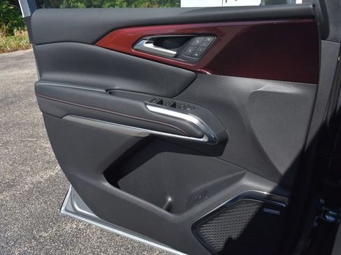 New 2026 Chevrolet Traverse RS w/ LPO, Floor Liner Package AWD/4WD image 40