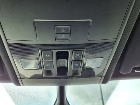 Used 2023 Volkswagen Atlas Cross Sport SE w/ Panoramic Sunroof Package image 25