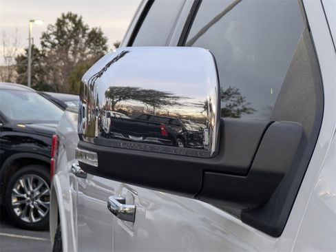 Used 2018 Ford F150 Lariat image 12