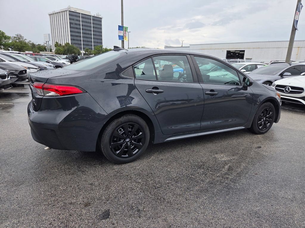 Used 2023 Toyota Corolla LE FWD image 14