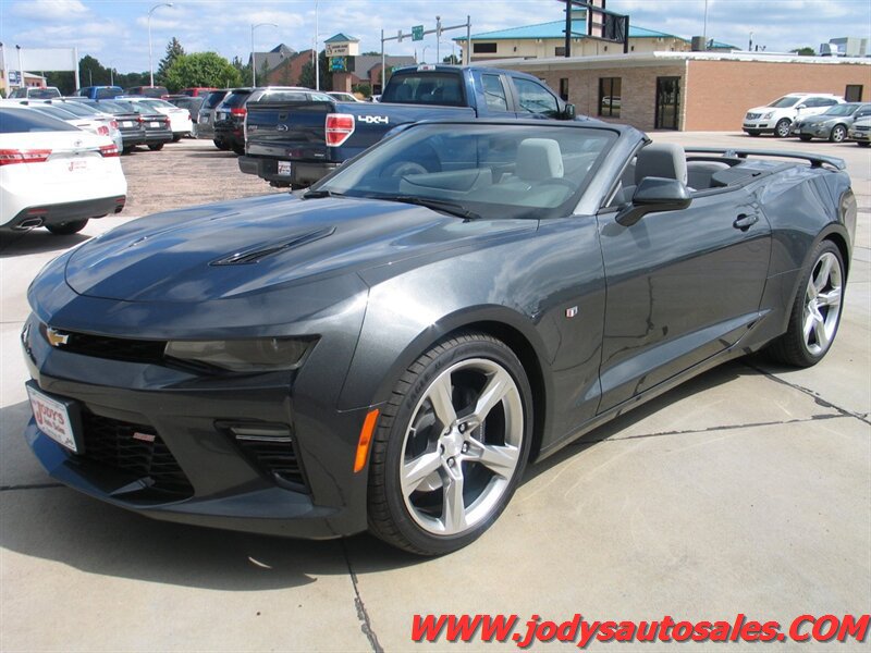 Used 2018 Chevrolet Camaro SS RWD image 32