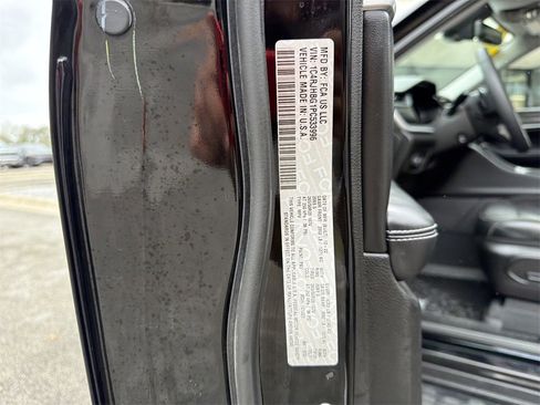 Used 2023 Jeep Grand Cherokee Limited w/ Luxury Tech Group II image 42