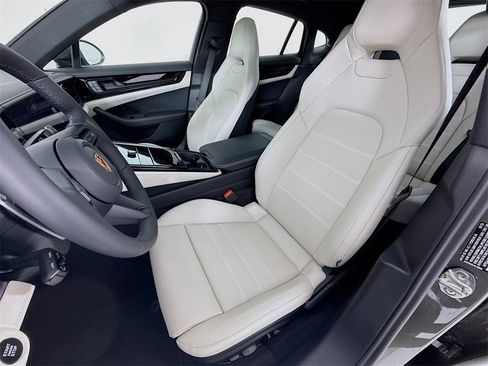 New 2026 Porsche Panamera image 5