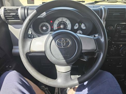 Used 2007 Toyota FJ Cruiser 4WD image 14