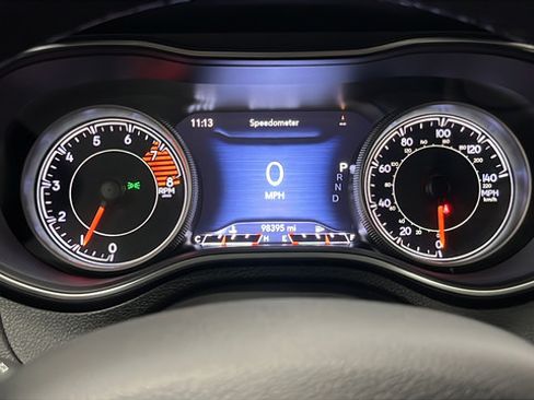 Used 2019 Jeep Cherokee Limited AWD/4WD image 16