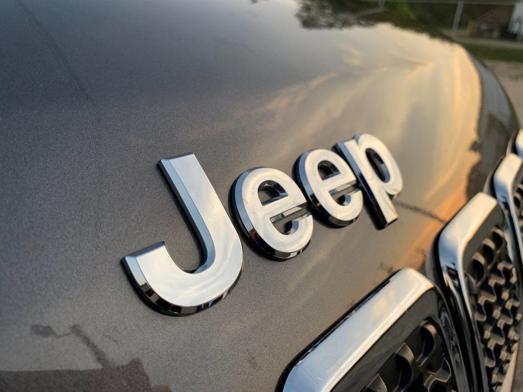 Used 2022 Jeep Cherokee Limited AWD/4WD image 35
