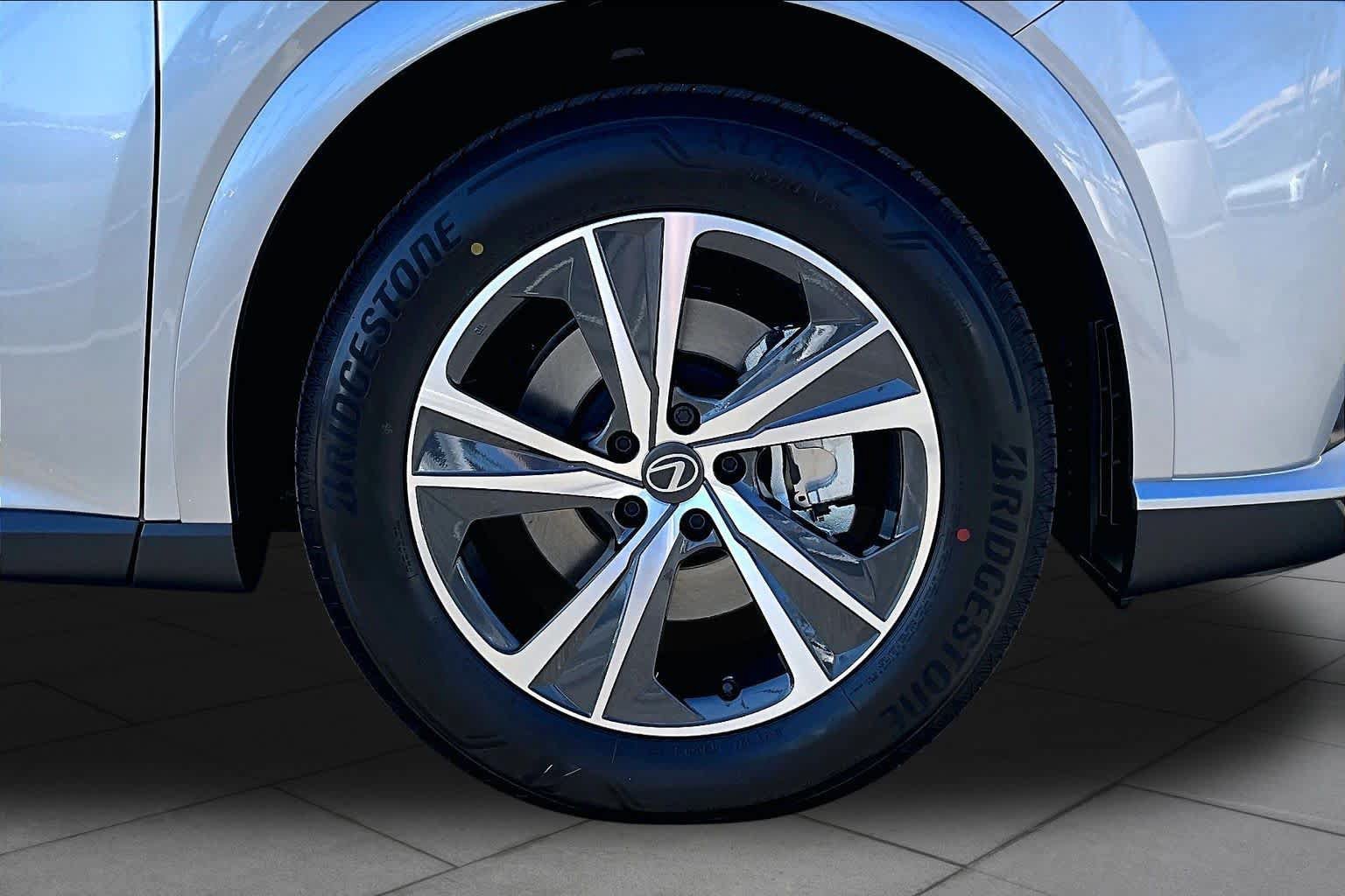 New 2026 Lexus RX 350 Premium w/ Accessory Package (Z1) FWD image 9