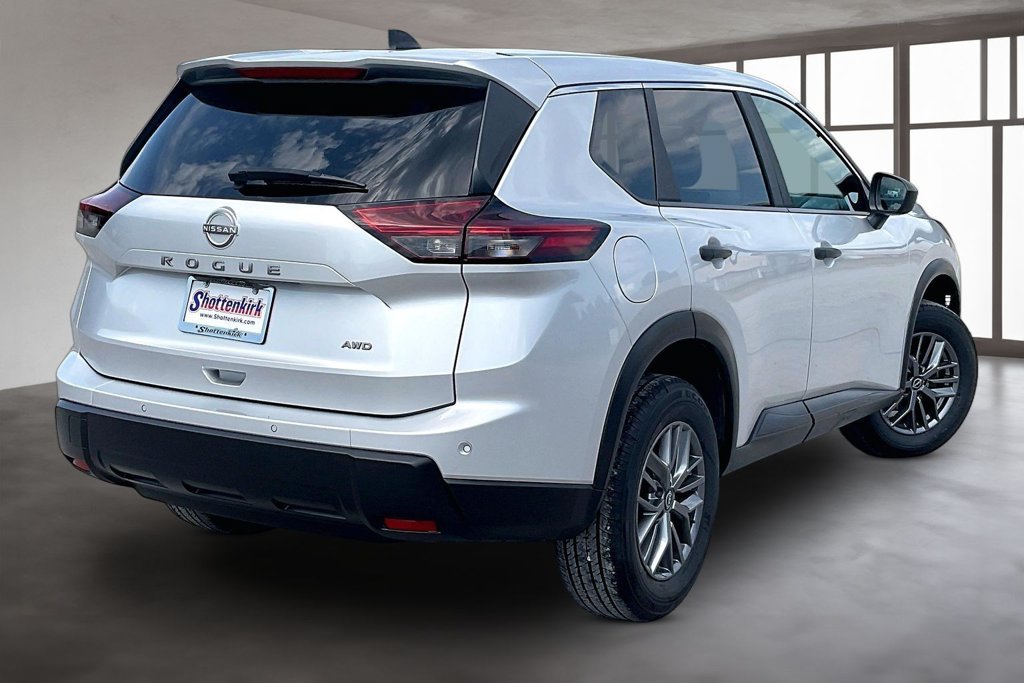 Used 2024 Nissan Rogue S AWD/4WD image 6